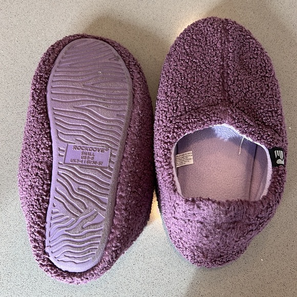 ROCKDOVE Women's Fuzzy Fleece Closed Back Indoor Slipper Size 5-6 in Purple - Picture 4 of 5